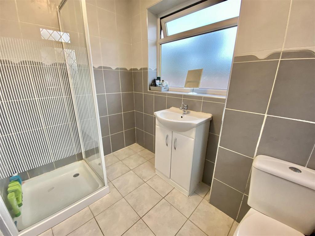 Bramleys Estate Agents - Thorsby Drive - Gomersal