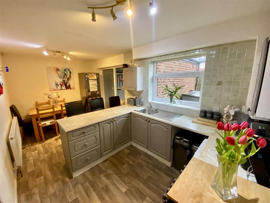 Bramleys Estate Agents - Thorsby Drive - Gomersal