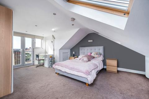 3 bedroom flat to rent, Chamberlayne Road, London NW10