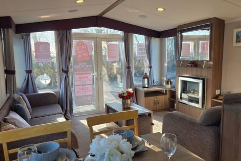 3 bedroom park home for sale, Marlie Holiday Park