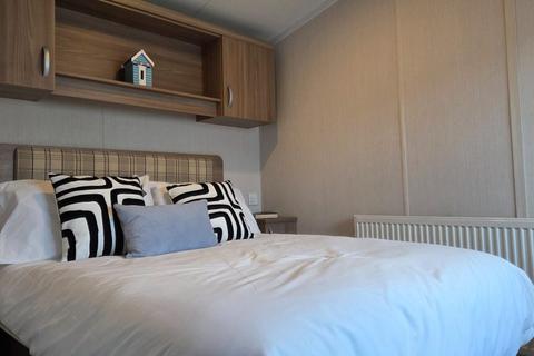 3 bedroom park home for sale, Marlie Holiday Park