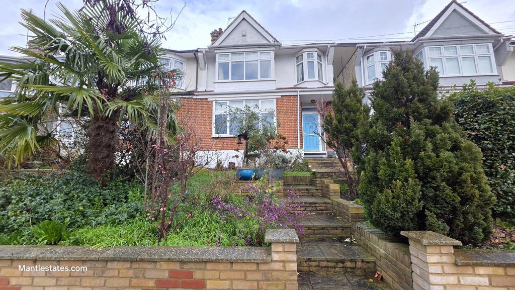 4 bed end terrace for sale Brookside, East Barnet