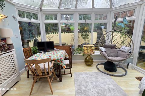 4 bedroom end of terrace house for sale, Brookside, East Barnet EN4