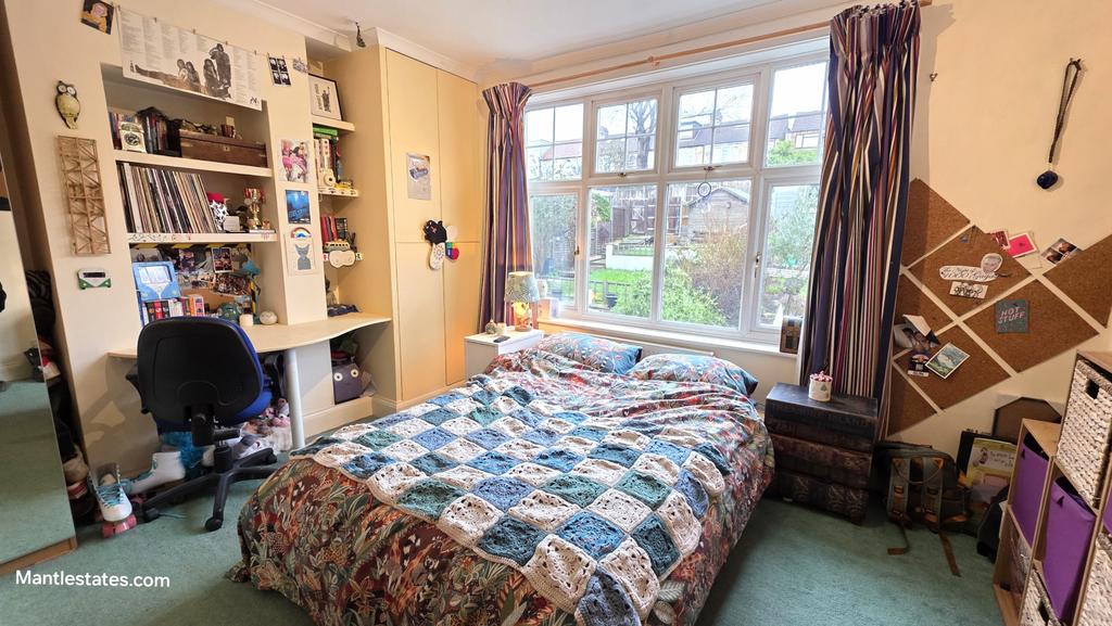 Rear bedroom