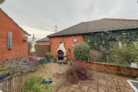 undefined, Locking Castle*Offers Invited*Three Double Bedrooms*Garden Room with Log Burner*Conservatory*