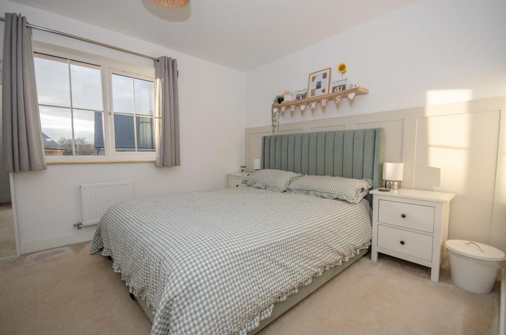 Bedroom 1.jpg