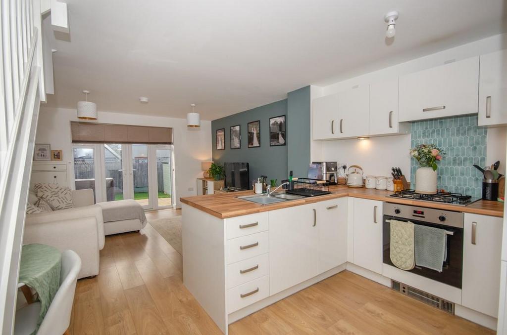 Kitchen pic 3.jpg