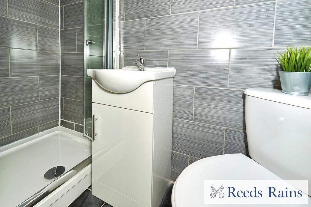 Flat 3 Shower Room