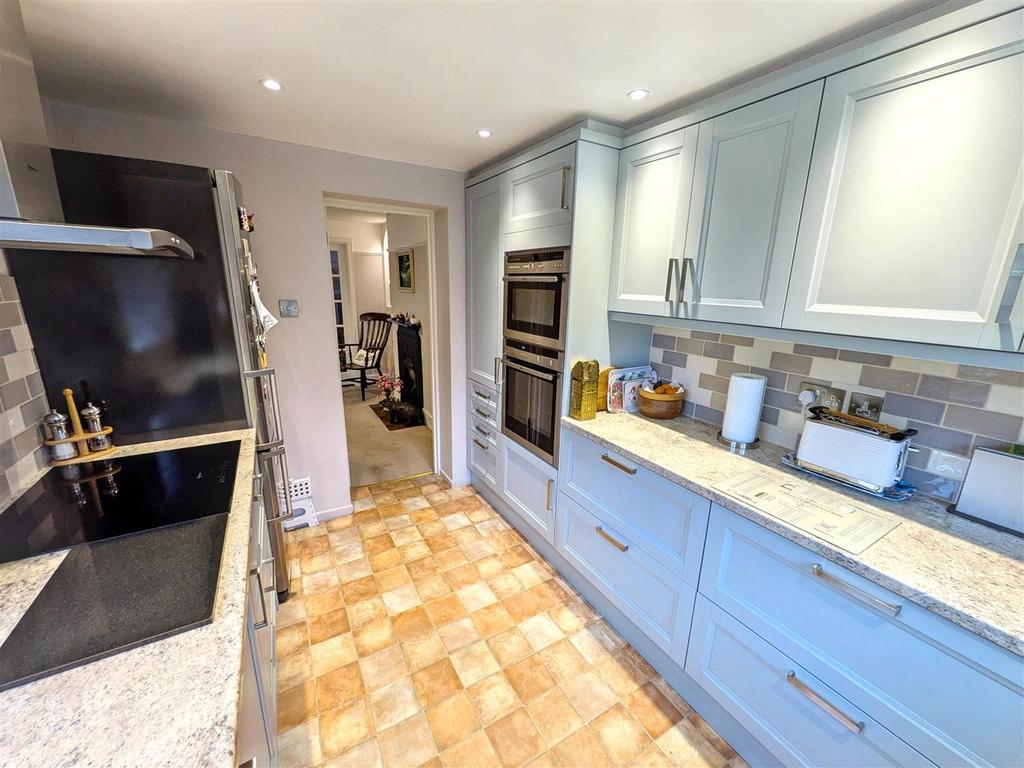 Kitchen new.jpg