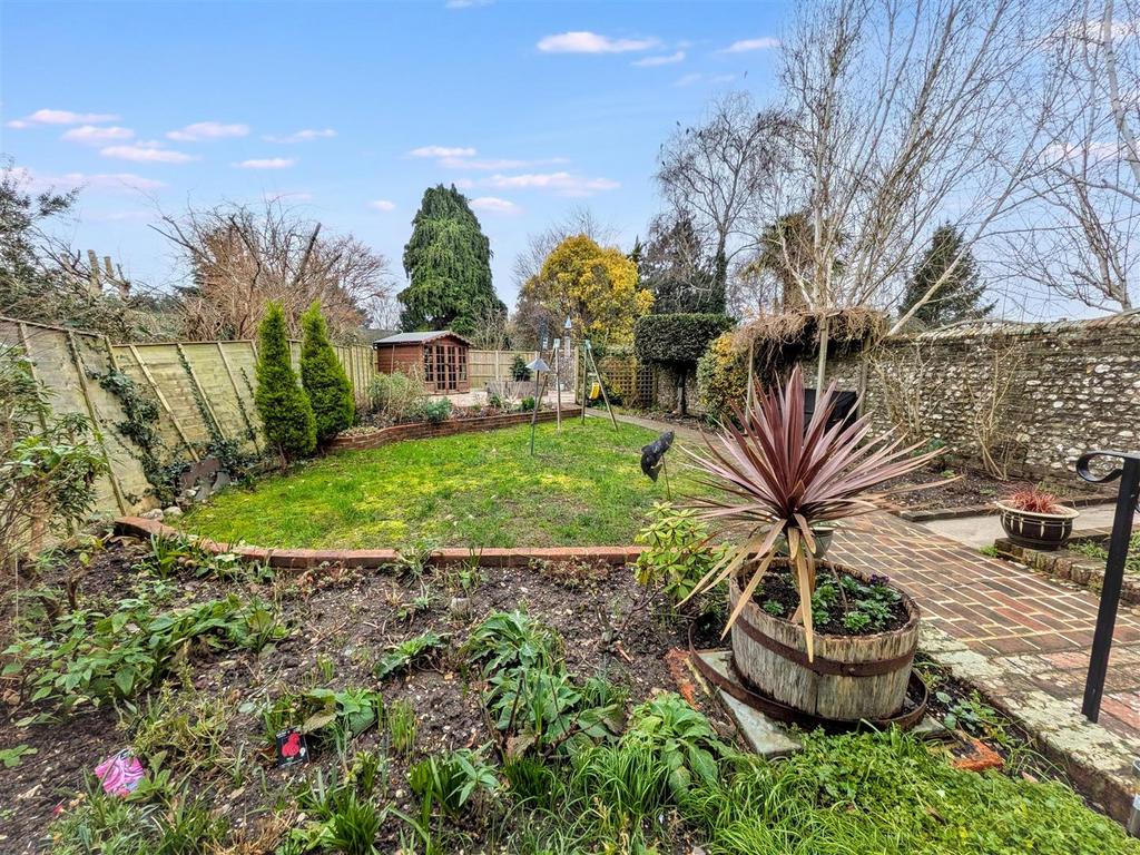 Rear garden 1 new.jpg