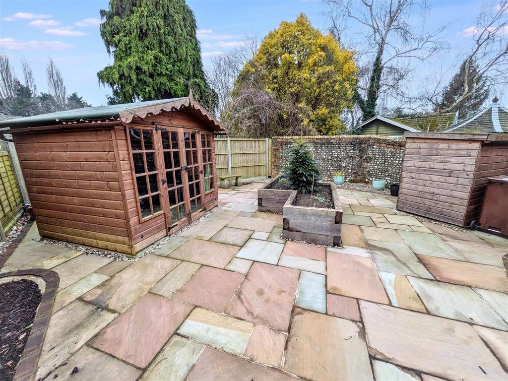 Rear garden 3 new.jpg