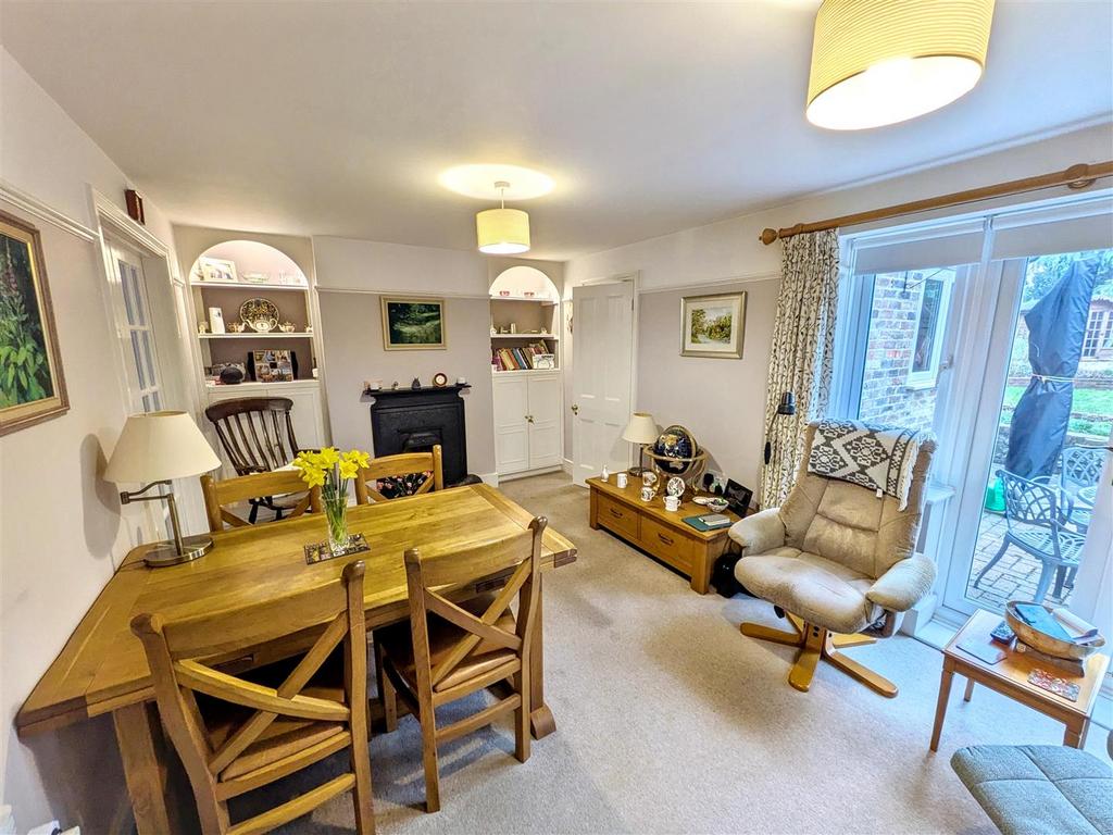 Dining room 1 new.jpg