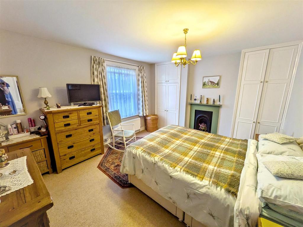 Bedroom 1b new.jpg