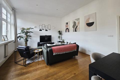 1 bedroom apartment to rent, Garratt Lane, London SW18