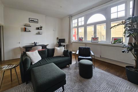 1 bedroom apartment to rent, Garratt Lane, London SW18