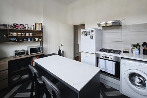 1 bedroom apartment to rent, Garratt Lane, London SW18