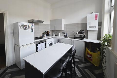1 bedroom apartment to rent, Garratt Lane, London SW18