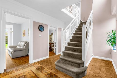 5 bedroom detached house for sale, Bridge Road, Welwyn Garden City