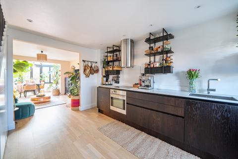2 bedroom terraced house for sale, Hillcrest, Weybridge, KT13