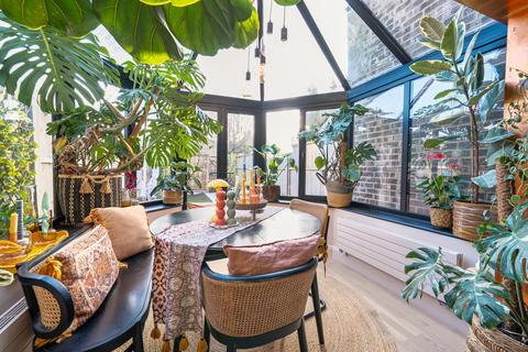 2 bedroom terraced house for sale, Hillcrest, Weybridge, KT13