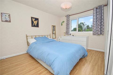 3 bedroom semi-detached house for sale, Carr Bridge Avenue, Leeds, West Yorkshire