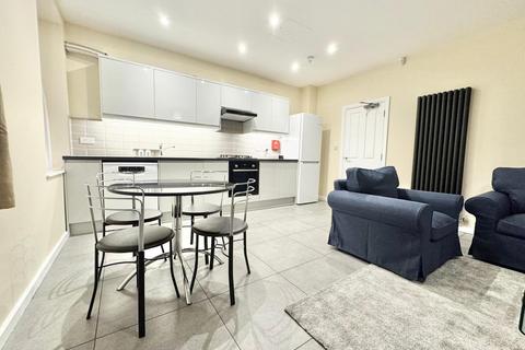 3 bedroom apartment to rent, Croydon CR0