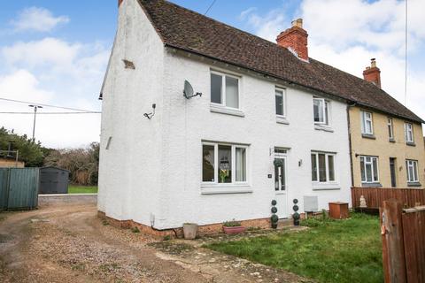 3 bedroom semi-detached house for sale, Wellington Road, Moreton-in-Marsh, Gloucestershire. GL56 0HZ