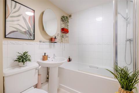 2 bedroom apartment for sale, Fawcett Close, London SW16