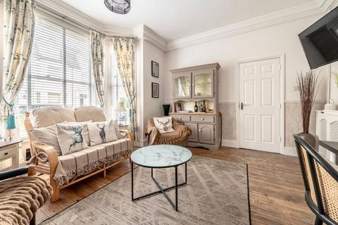 6 bedroom terraced house for sale, Grosvenor Road, Lowestoft