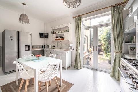 6 bedroom terraced house for sale, Grosvenor Road, Lowestoft