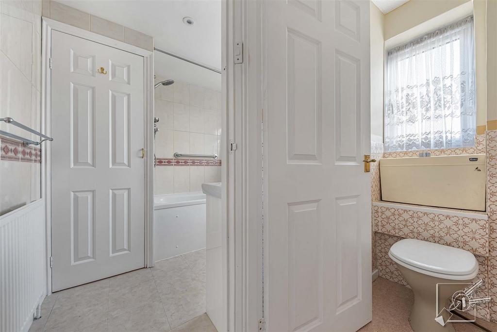 Bathroom and Additional WC