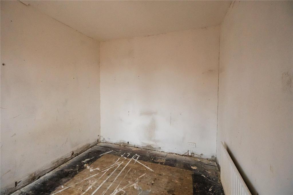 Bedroom 2 (2)