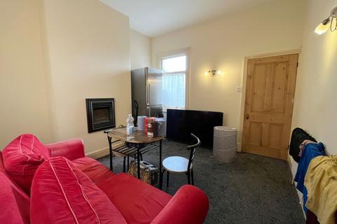 1 bedroom flat to rent, Cecilia Road, Leicester LE2