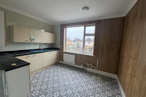 2 bedroom flat to rent, Ashley Road, Poole, BH14