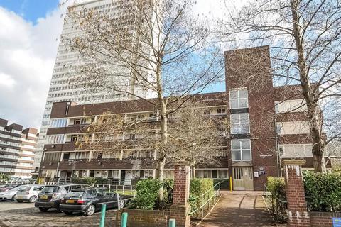 1 bedroom flat for sale, Gransden House, London SE8