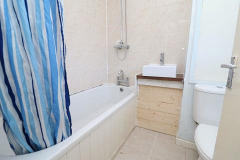 1 bedroom flat for sale, Gransden House, London SE8