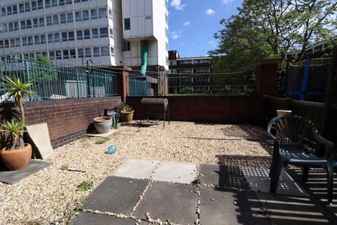 1 bedroom flat for sale, Gransden House, London SE8