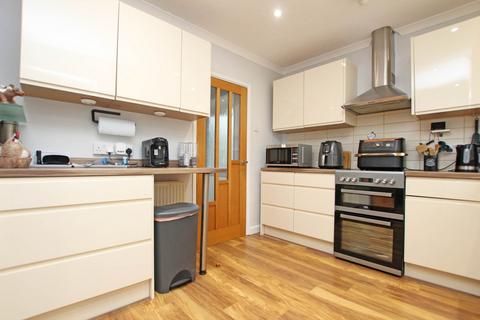 3 bedroom detached house for sale, Chatfield Crescent, Eastbourne, BN22 0EZ
