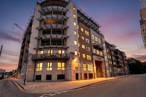 City Road East, City South, M15