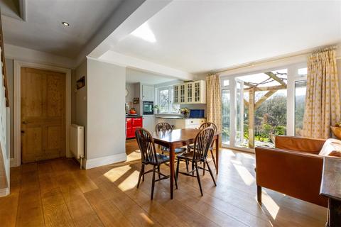 5 bedroom house for sale, Steep