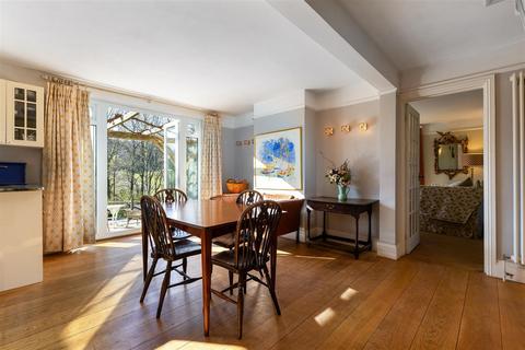 5 bedroom house for sale, Steep