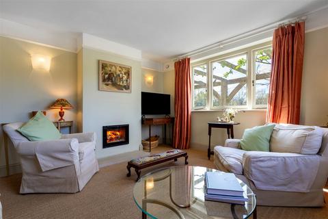 5 bedroom house for sale, Steep