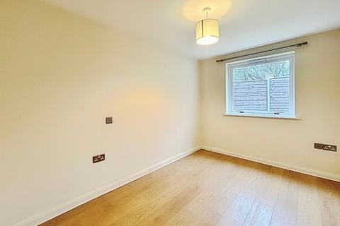 undefined, Tarvin Avenue, Heaton Chapel, Greater Manchester, SK4