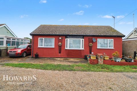 2 bedroom detached bungalow for sale, Four Acres Estate, Hemsby