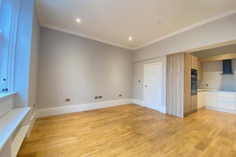 2 bedroom apartment to rent, Castlebar Road, Ealing, Ealing
