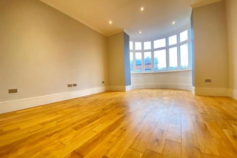 2 bedroom apartment to rent, Castlebar Road, Ealing, Ealing