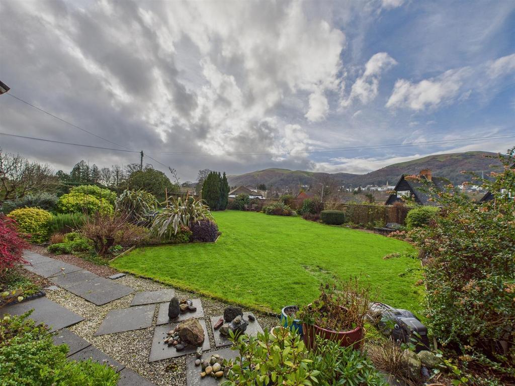 CAM03972 G0-PR0235-STILL033.jpg