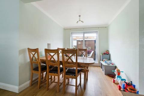 3 bedroom end of terrace house for sale, Preston Lane, Tadworth KT20