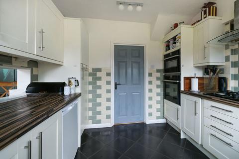 3 bedroom end of terrace house for sale, Preston Lane, Tadworth KT20