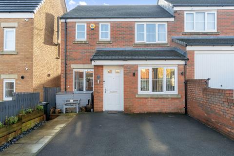 4 bedroom semi-detached house for sale, Forrest Close, Bradford BD6